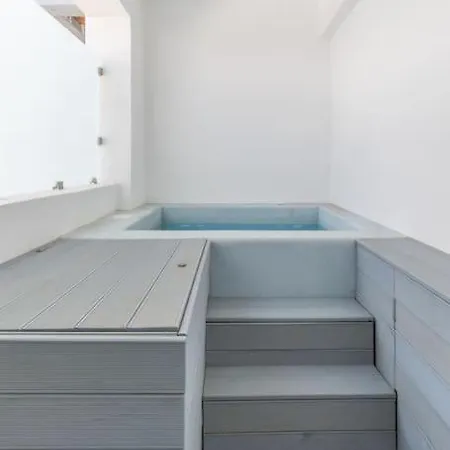 Mykonos Luxury With Jacuzzi アノ・メラ