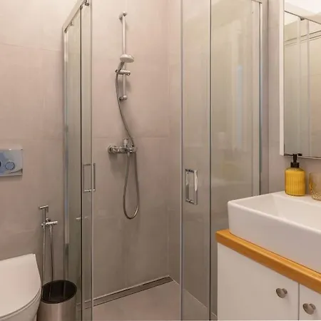 Mykonos Luxury With Jacuzzi Apartment