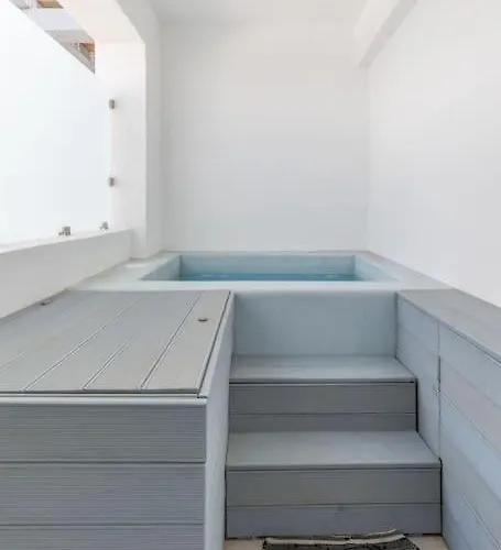 Mykonos Luxury With Jacuzzi Ano Mera